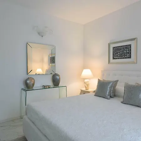 Villa Bianca Luxury Apartments Desenzano del Garda Exterior foto