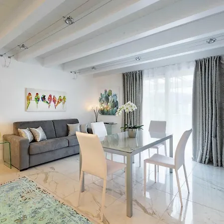 Villa Bianca Luxury Apartments Desenzano del Garda Exterior foto