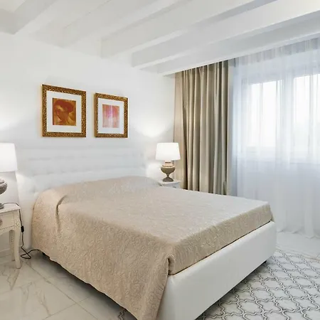 Villa Bianca Luxury Apartments Desenzano del Garda Exterior foto