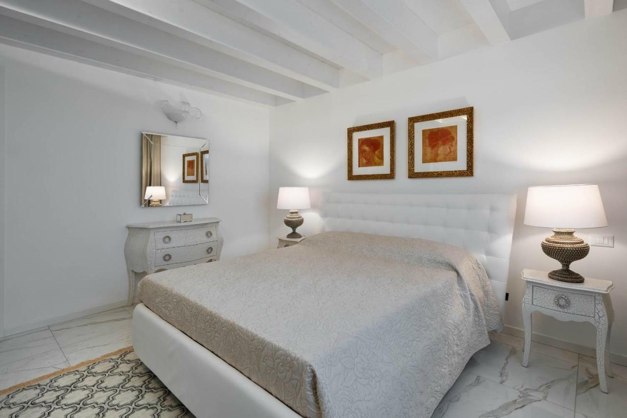 Apartment Bianca Luxury Desenzano del Garda
